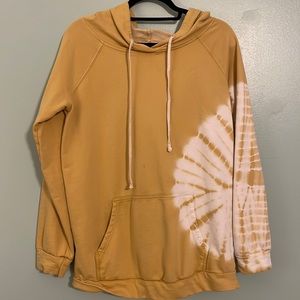 Women’s hooded sweatshirt with tie-dye designs